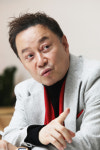 Interview / 아트 컬렉터  라치과 김재철 원장  “치과인지 미술관인지 헷갈린대요”