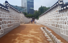 아픈 역사를 담고 있는 ‘고종의 길’을 걷다