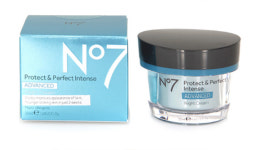 헬스 & 뷰티스토어(H&B)에서 만날 수 있는 안티에이징 제품들