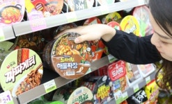 홍콩반점 짜장면 1+1, CU 짜파게티 교환권 증정 등 블랙데이 맞이 이벤트