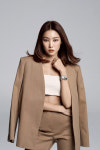 한혜진, 도회적인 매력과 감각적인 포즈가 어우러진 시계 화보