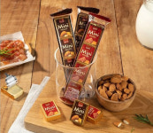 ‘한 입에 쏘옥~’ 과일·나초·치즈 등 방구석 영화관에서 즐기는 ‘원 바이트 스낵’