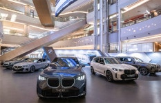 코오롱모터스, 잠실 롯데월드몰서 봄맞이 BMW 아이코닉 라운지 운영