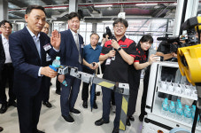 강남구, ‘로봇플러스 테스트필드’ 구축… 스마트 행정·AI 도시 구현 확대