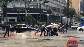 [영상]물바다된 충무로역 4거리