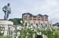 함평 대한민국 임시정부 청사 무궁화 만개…광복의 의미 더해