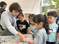 [톡톡뉴스] 진천유치원, 책봄진천독서축제 참여 … BE전꿈틀, 아이들 상상력이 꿈틀