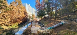 [이슈톡톡] 청주시 성화근린공원,  무장애  산책로 … 힐링숲으로 재탄생