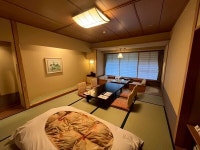 온천 테마파크의 실현… 30가지 탕을 돌다 보면 하루가 짧다