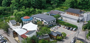 법인한나눔 | 나눔의 집 직원들 "법인 측, 공익제보자 몰아내려 해"