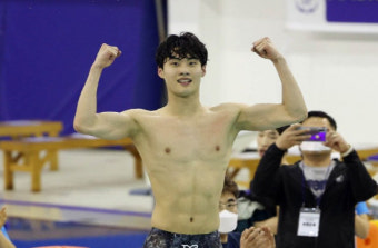 황선우, 자유형 200m 세계 주니어 신기록