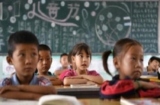 中, 사교육 기관 수업료 기준 책정…규제 강화