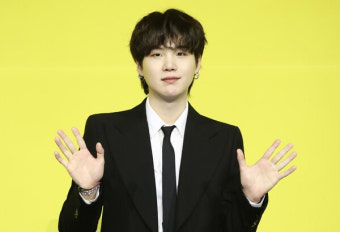 BTS 슈가 코로나19 확진...무증상 재택치료