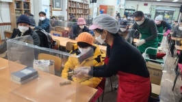 노숙인 섬기고 무료 쉼터 제공 200명 가까운 봉사자 참여