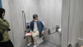 기독교 대학 내 국내 첫 성중립화장실 설치 논란