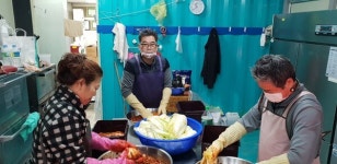 10년간 무료급식 나누며 이웃사랑 내 것을 나누는 게 바로 봉사죠
