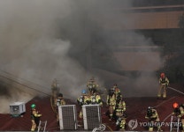국내 最古 식당 이문설농탕서 화재…3시간 30분 만에 진압