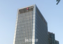 LG유플러스 수탁사 1800명 정규직 전환…홈서비스센터 2500명 미래는