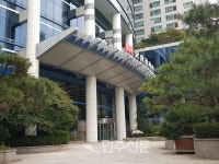 군인공제회 봉제제조 계열사 엠플러스F&C 불법하청 의혹 뜯어보니