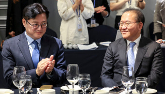 與野 원내대표 윤재옥·홍익표, 협치 다짐
