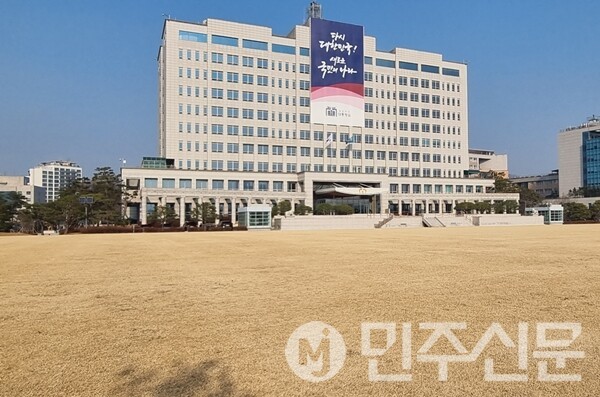 대통령실과 관저 이전 관련 수사 결과, 경호처 간부와 알선업자 구속영장 청구하기
