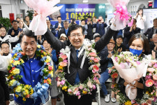 경찰, 재산 축소 신고 의혹 이상식 민주당 의원 압수수색