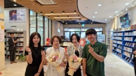 롯데장학재단, 신격호 롯데장학관에 열린도서관 개관