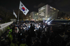 美지한파 의원들 "윤 대통령 계엄 규탄…한국민과 의회가 쿠데타 막아"