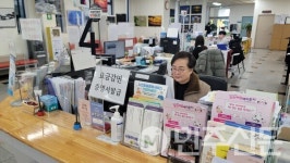 부산 해운대구 장애인행정도우미 김희자 씨, 친절한 서비스로 민원인 감동