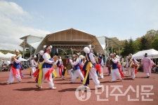 전북 남원의 춘향제에 앞서 남원농악 명인 류명철을 기리는 판, 진혼의 무(舞)남원농악전수교육관에서 열려