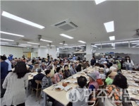 한국수산자원공단 제주본부, 느영나영 봉사단 경로식당 배식 봉사활동