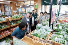 전북 완주군, WHO 및 국제보건 전문가 완주 로컬푸드 현장 방문