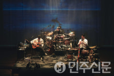 경남 사천문화예술회관, 자작 악기와 전자음향 결합한 창작국악 콘서트 선보여