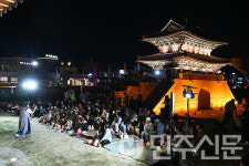 경남 진주시 스테이지 온 JINJU, 1,010명 함께한 역사 도보투어 성료