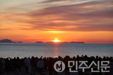 금빛 새벽이 전남 고흥을 깨웠다... 남열 해맞이서 2026 새해 희망 물결