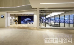 BMW 코오롱모터스, 위례 스타필드에 BMW 스마트 쇼룸 세계 최초 오픈
