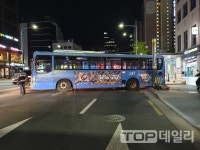 강남 한복판서 시내버스 고장으로 지하철역 돌진