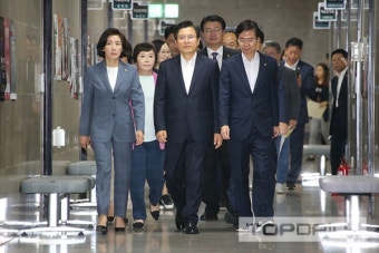 문 대통령, 조국 법무 장관 임명… 