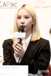 [톱포토] 여자친구의 메모리아 은하, 마이크 잡고