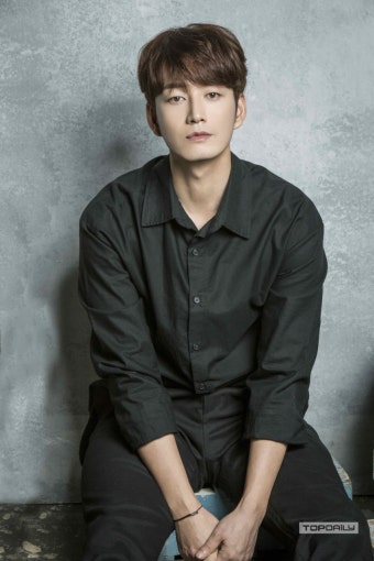 [공식]이현욱 '마인' 주인공 발탁...'써치','선배, 그 립스틱 바르지 마요' 열일 행보에 기대↑