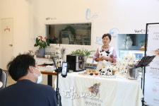 새열린목장 라이브커머스 방송 진행