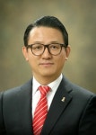 은혜를 입었다면 바위에 새기고 잊지 않아야...기부 멈추지 않을 것