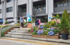 인천애뜰광장 봄맞이 꽃단장