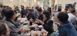 인천 산업단지에서 열린 퇴근길 콘서트...감성과 소통 UP!