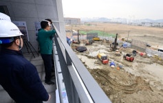 이재호 인천 연수구청장, 지역 공공건축물 공사현장 찾아 현황 점검...주민 안전 최선 당부