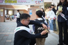 인천시설공단, 송담초와 함께 등굣길 교통안전 캠페인 추진