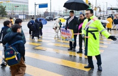 이재호 인천 연수구청장, 송도5동 교통안전 캠페인 동참