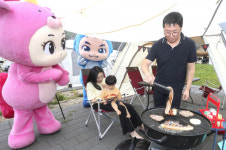 KT 키즈랜드, 모나파크에서 캠핑 진행