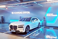 BMW Korea to Introduce Charging Robots at Charging Hub Lounge Near Seoul Station