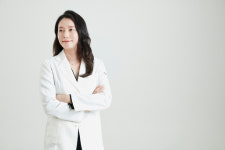 습하고 더운 여름철 “한포진·편평사마귀 방치하지 마세요”